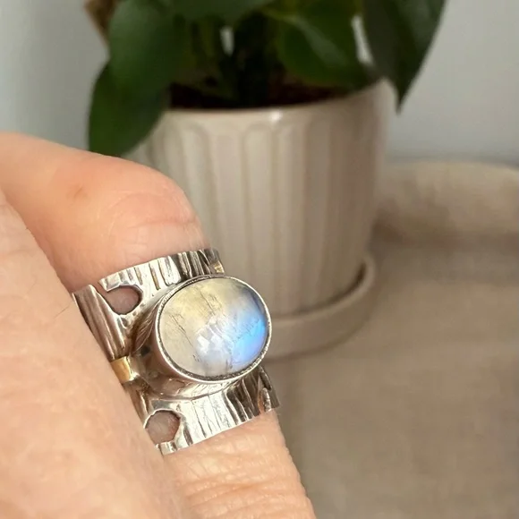 Sundance Silver and Moonstone Ring. 7US - Picture 7 of 11